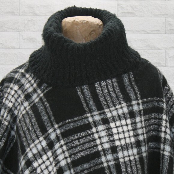 JESSICA SIMPSON Poncho Turtleneck Woven Knit Fringe Plaid Stripe Black White - Picture 2 of 11